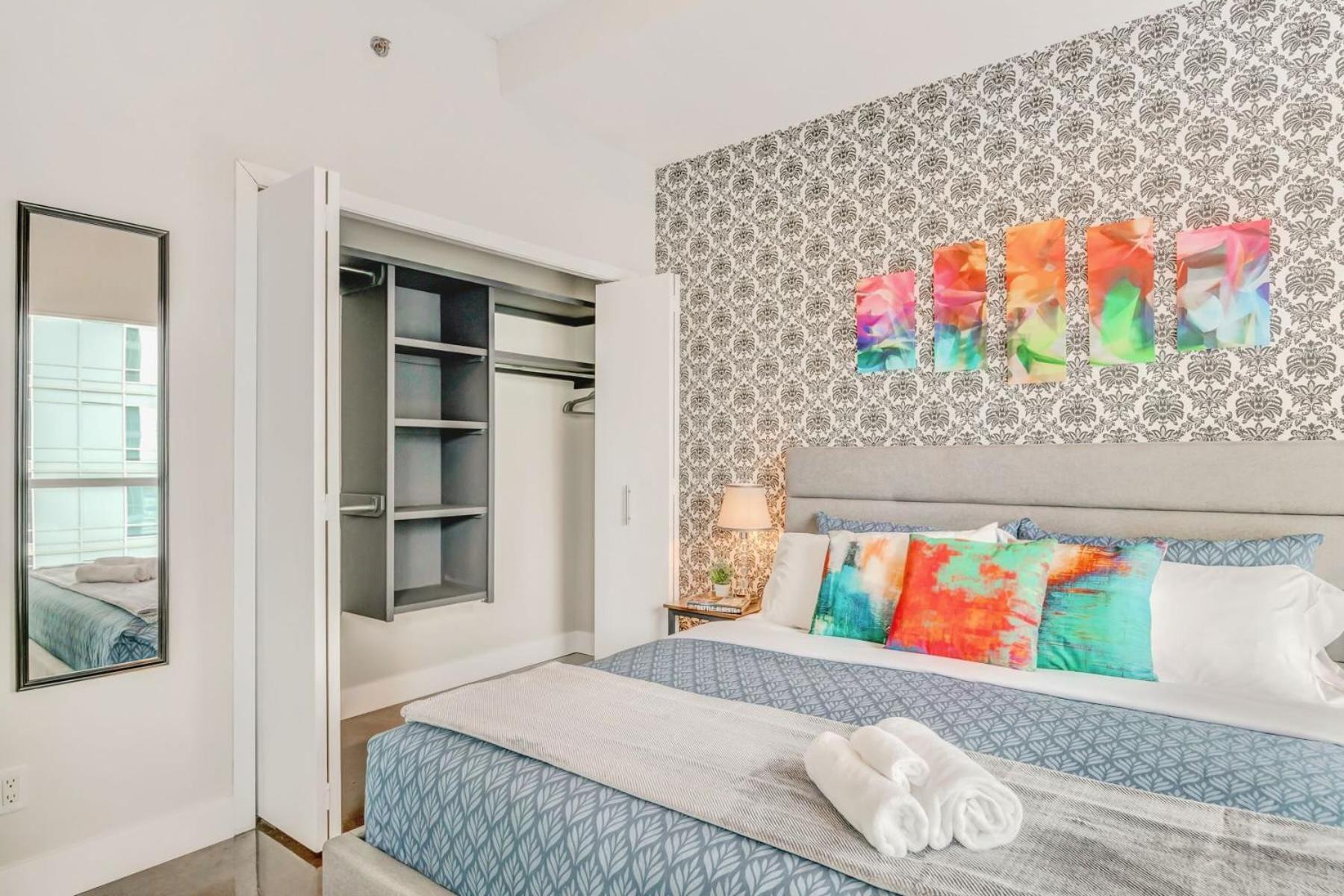 Luxury 2Br Condo - King Bed - Stunning City Views YYC Exteriör bild