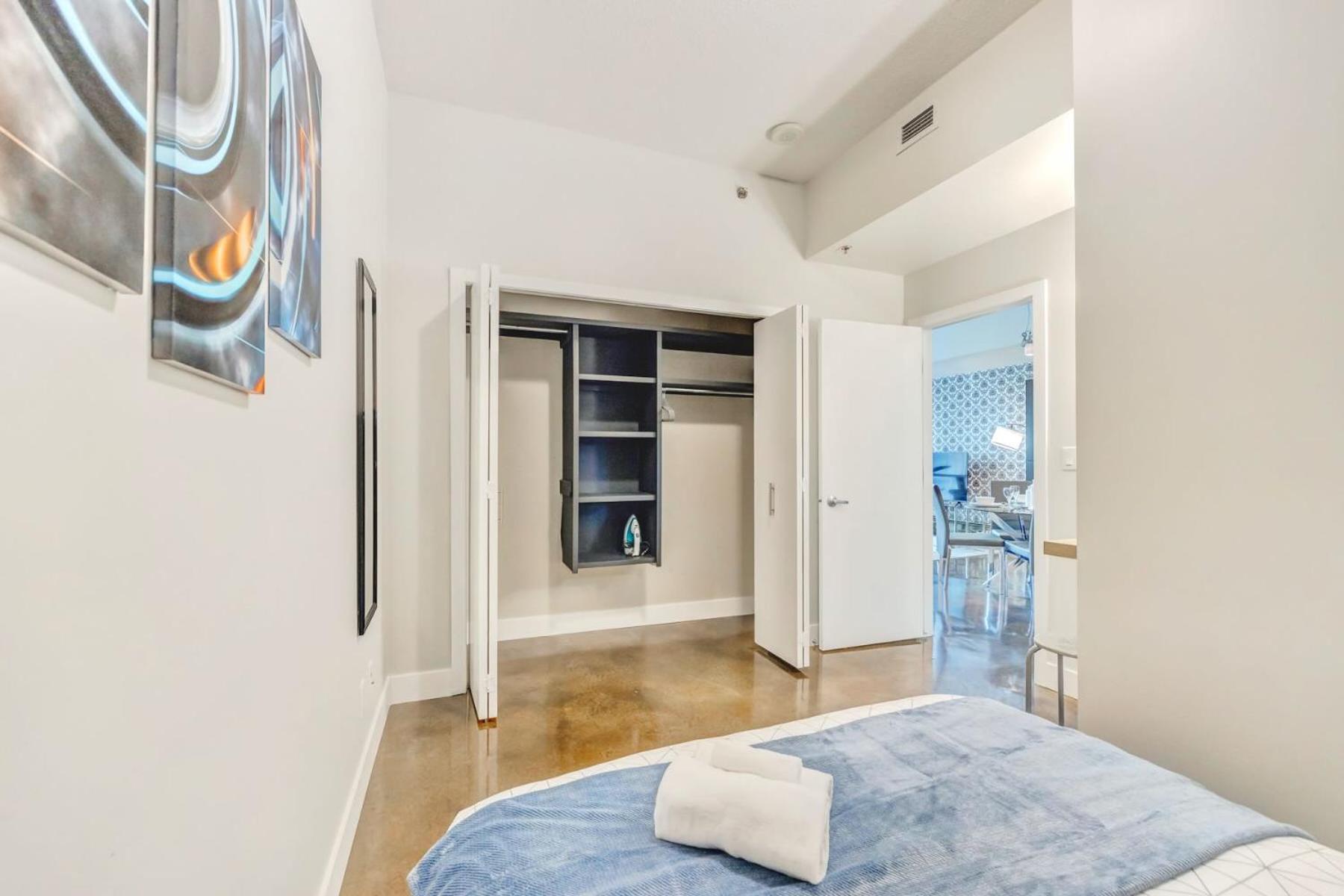 Luxury 2Br Condo - King Bed - Stunning City Views YYC Exteriör bild
