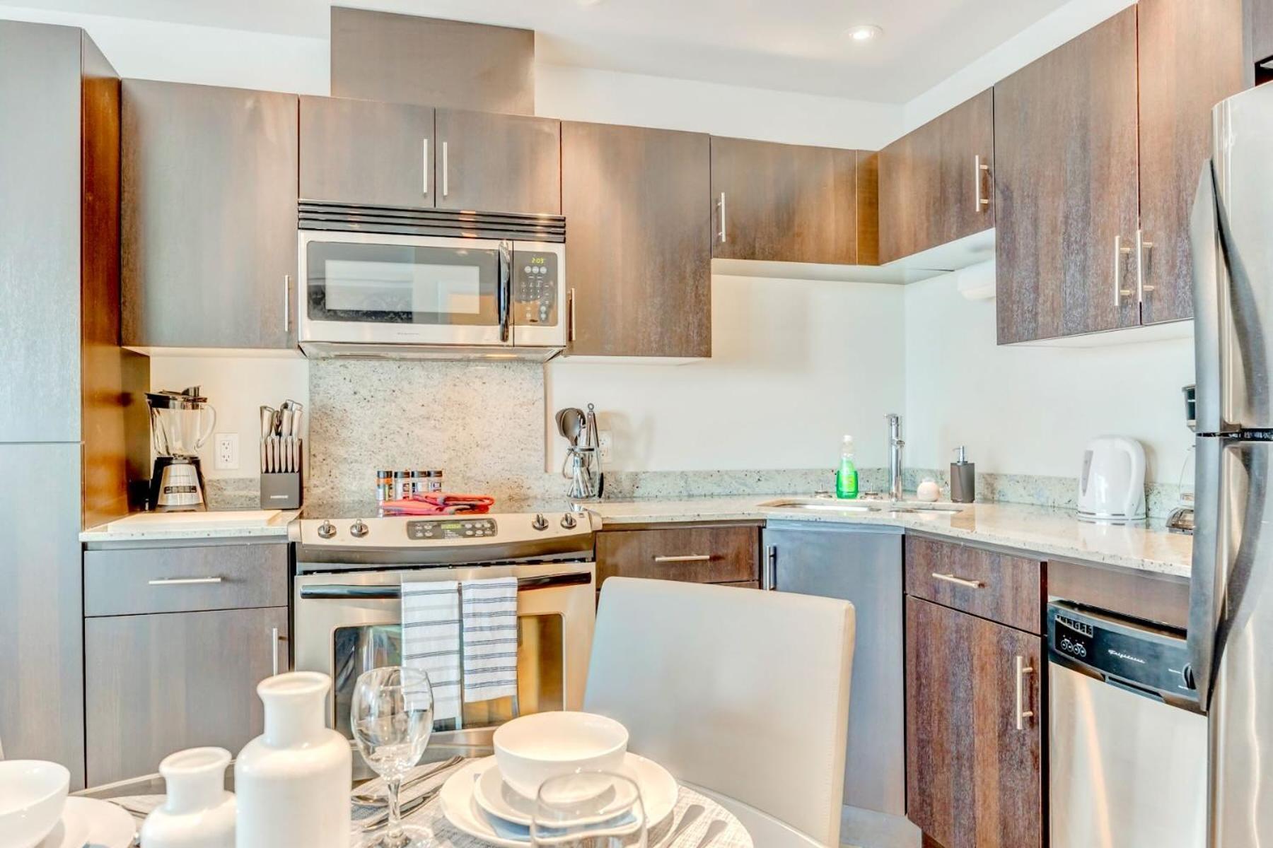 Luxury 2Br Condo - King Bed - Stunning City Views YYC Exteriör bild