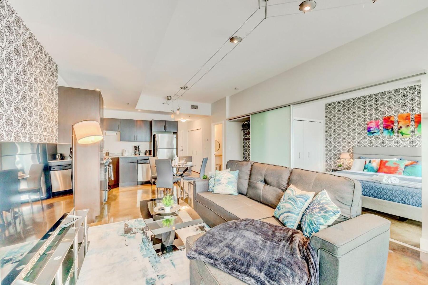 Luxury 2Br Condo - King Bed - Stunning City Views YYC Exteriör bild